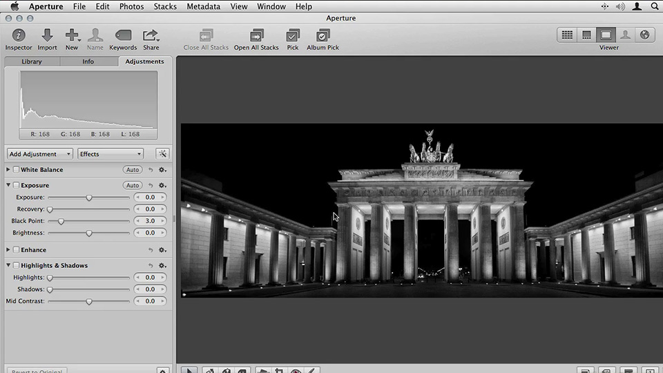 Artist in Action: Joseph Linaschke's Large Scale Black-and-White Photographs course image