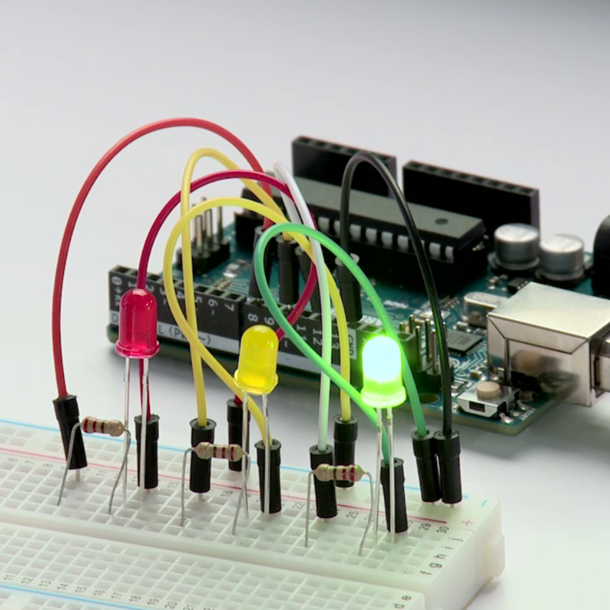 Строим роботов и другие устройства на Arduino. От светофора до 3D-принтера course image