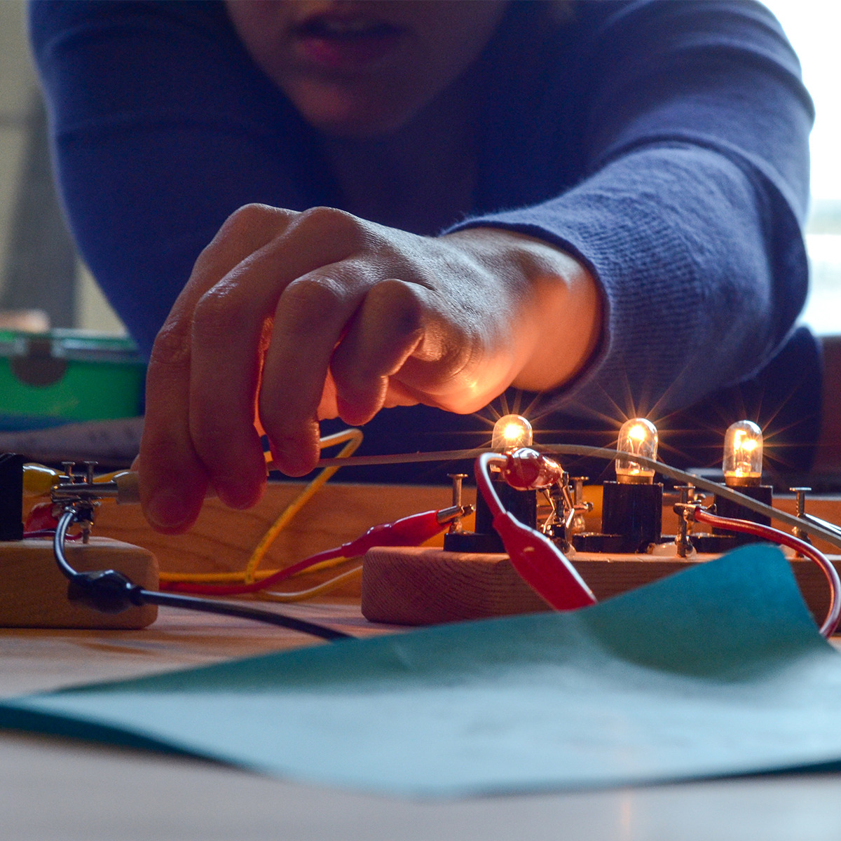 Tinkering Fundamentals: Circuits course image