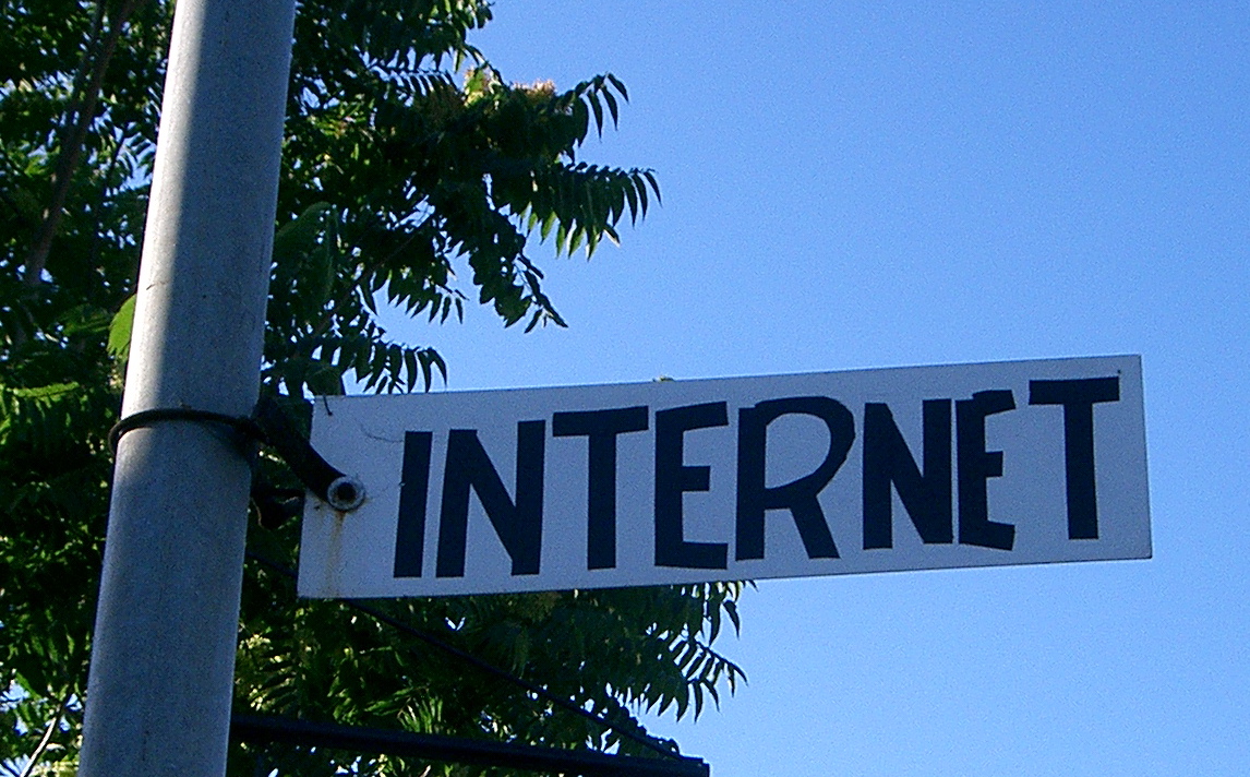 Internet Giants: The Law and Economics of Media Platforms course image