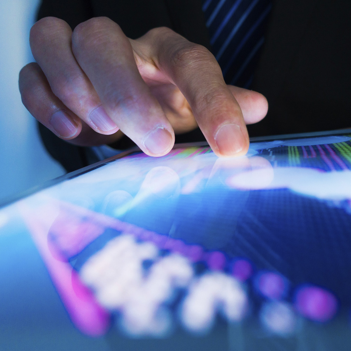 Basic Data Descriptors, Statistical Distributions, and Application to Business Decisions course image